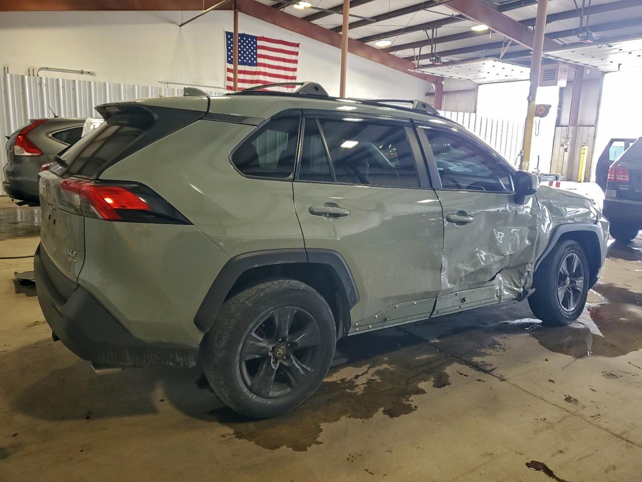 2022 TOYOTA RAV4 XLE photo 7