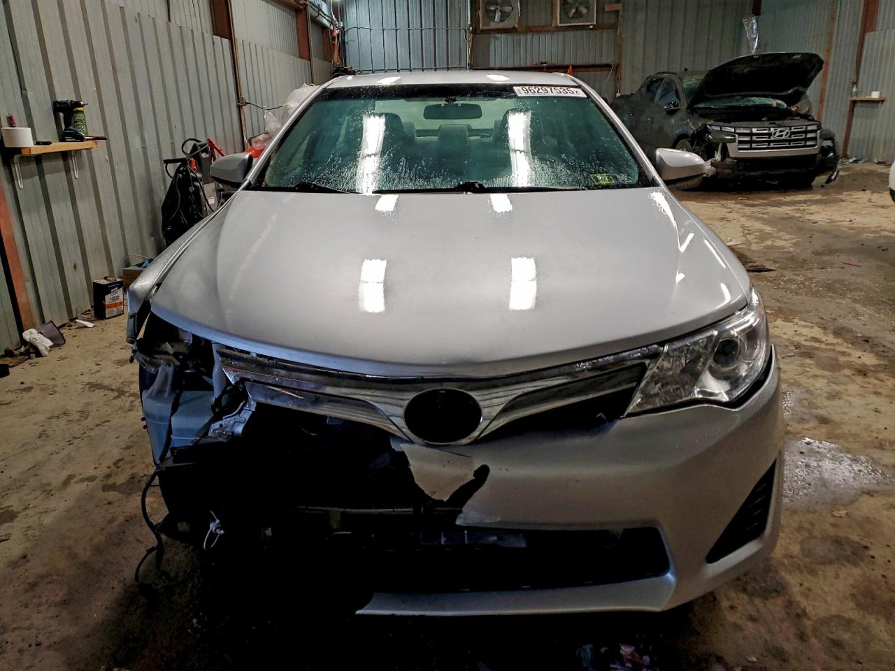 2014 TOYOTA CAMRY L photo 9