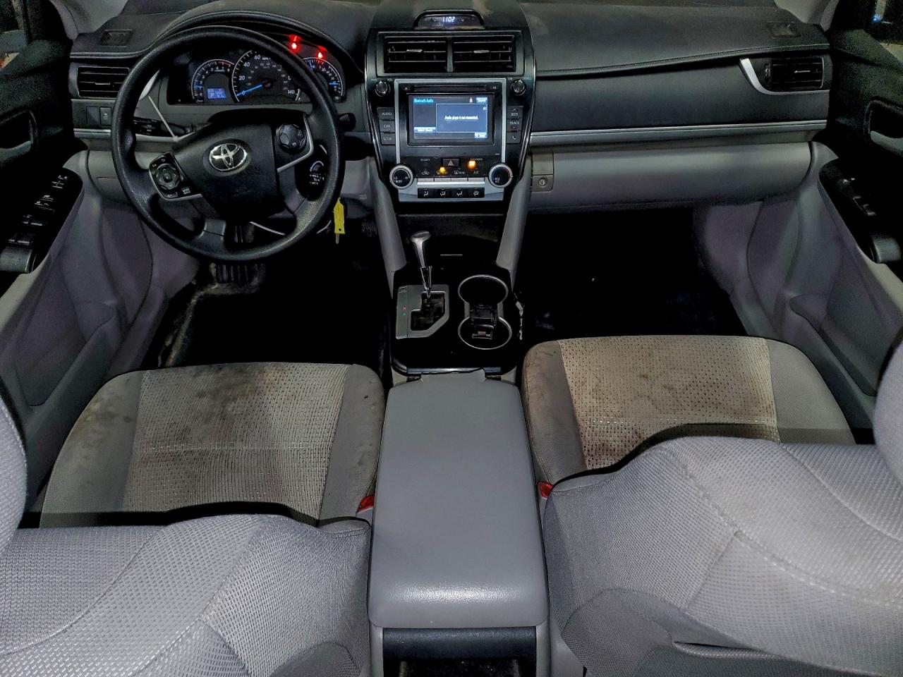 2014 TOYOTA CAMRY L photo 15