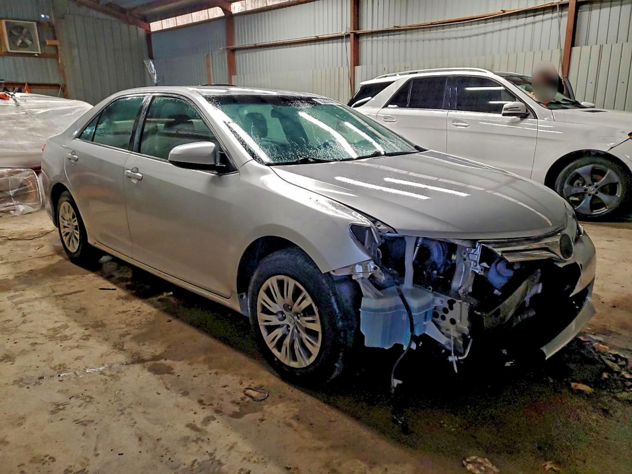 2014 TOYOTA CAMRY L photo 7