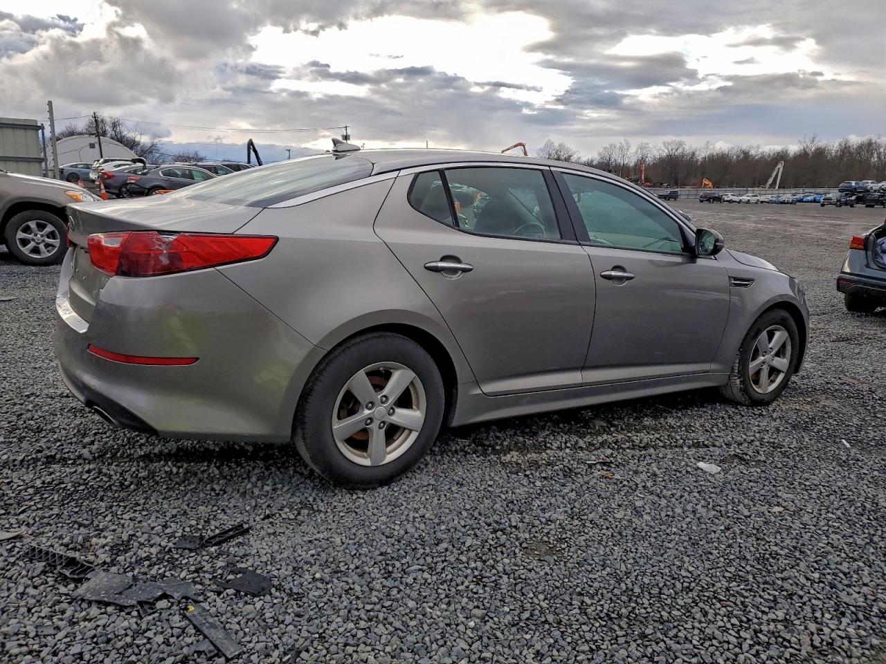 2015 KIA OPTIMA LX photo 3