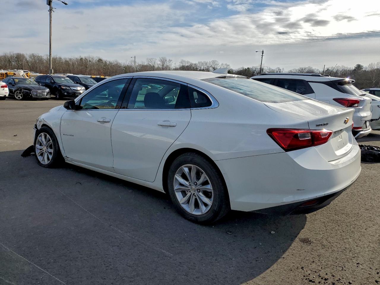 2023 CHEVROLET MALIBU LT photo 2