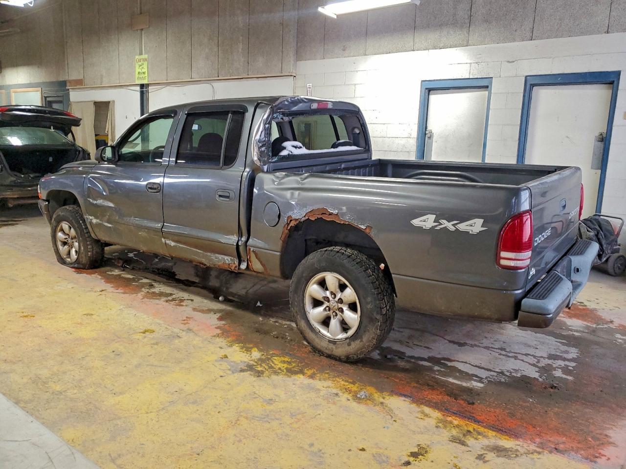 2004 DODGE DAKOTA QUAD SPORT photo 2
