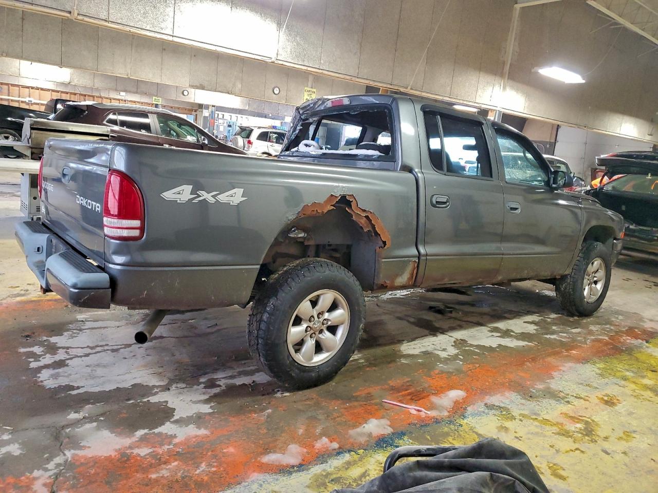 2004 DODGE DAKOTA QUAD SPORT photo 3