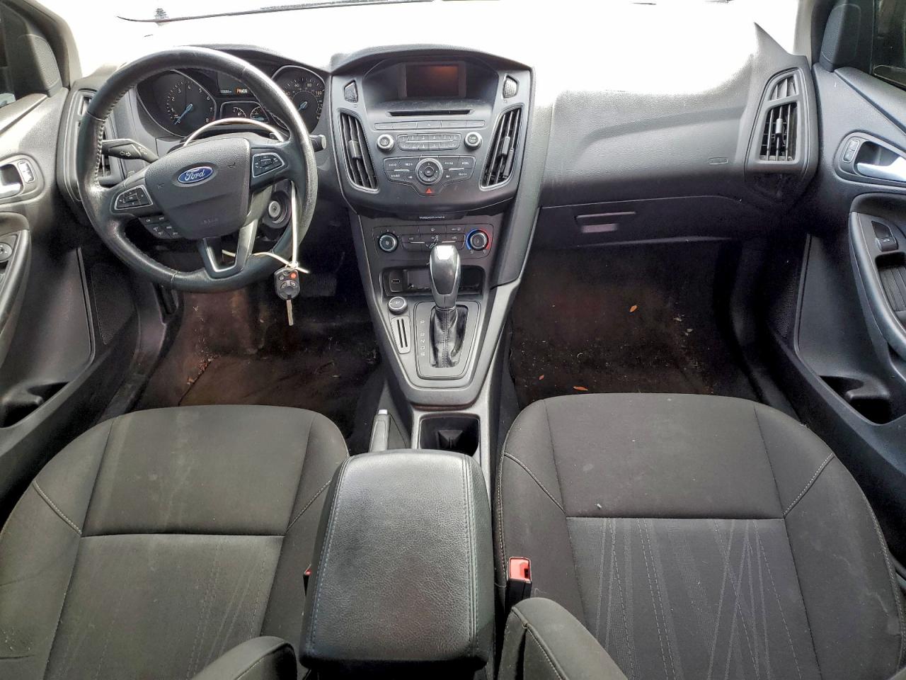 2015 FORD FOCUS SE photo 8