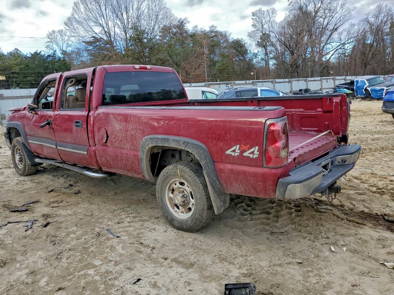 2004 CHEVROLET SILVERADO K2500 HEAVY DUTY photo 2