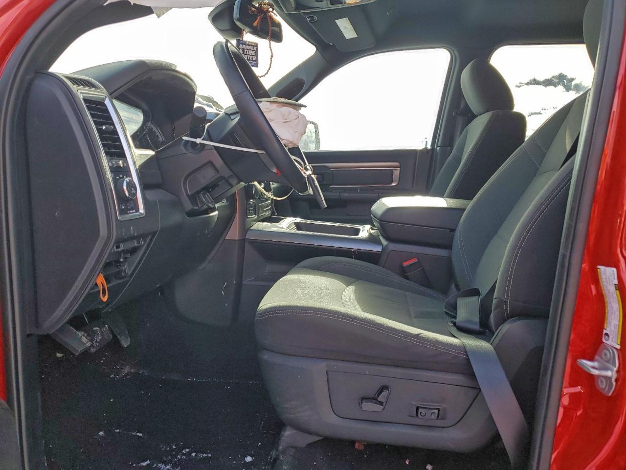 2023 RAM 1500 CLASSIC SLT photo 7