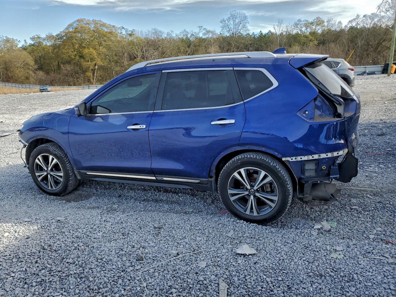 2018 NISSAN ROGUE S photo 2