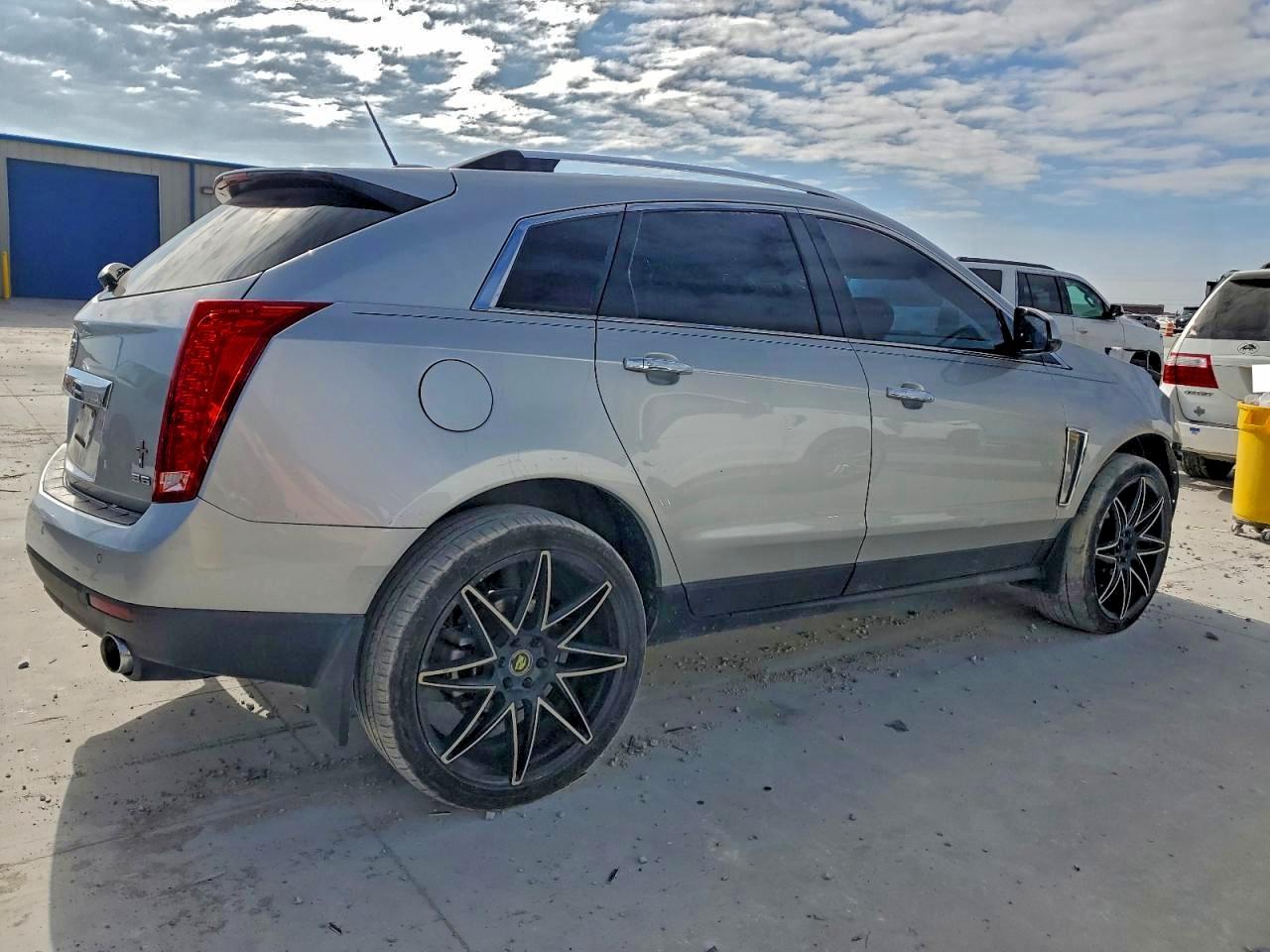 2016 CADILLAC SRX LUXURY COLLECTION photo 3