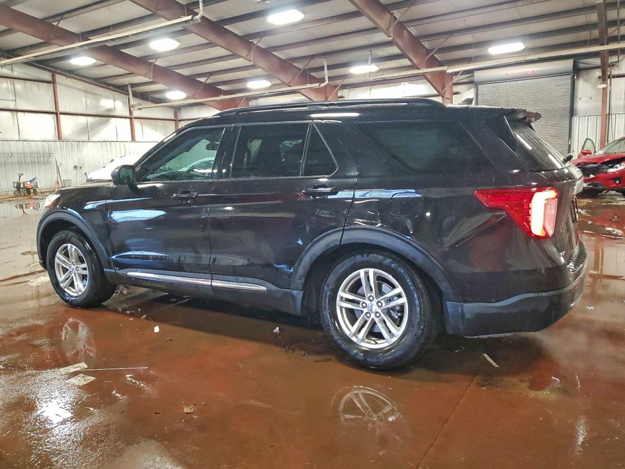 2021 FORD EXPLORER XLT photo 4