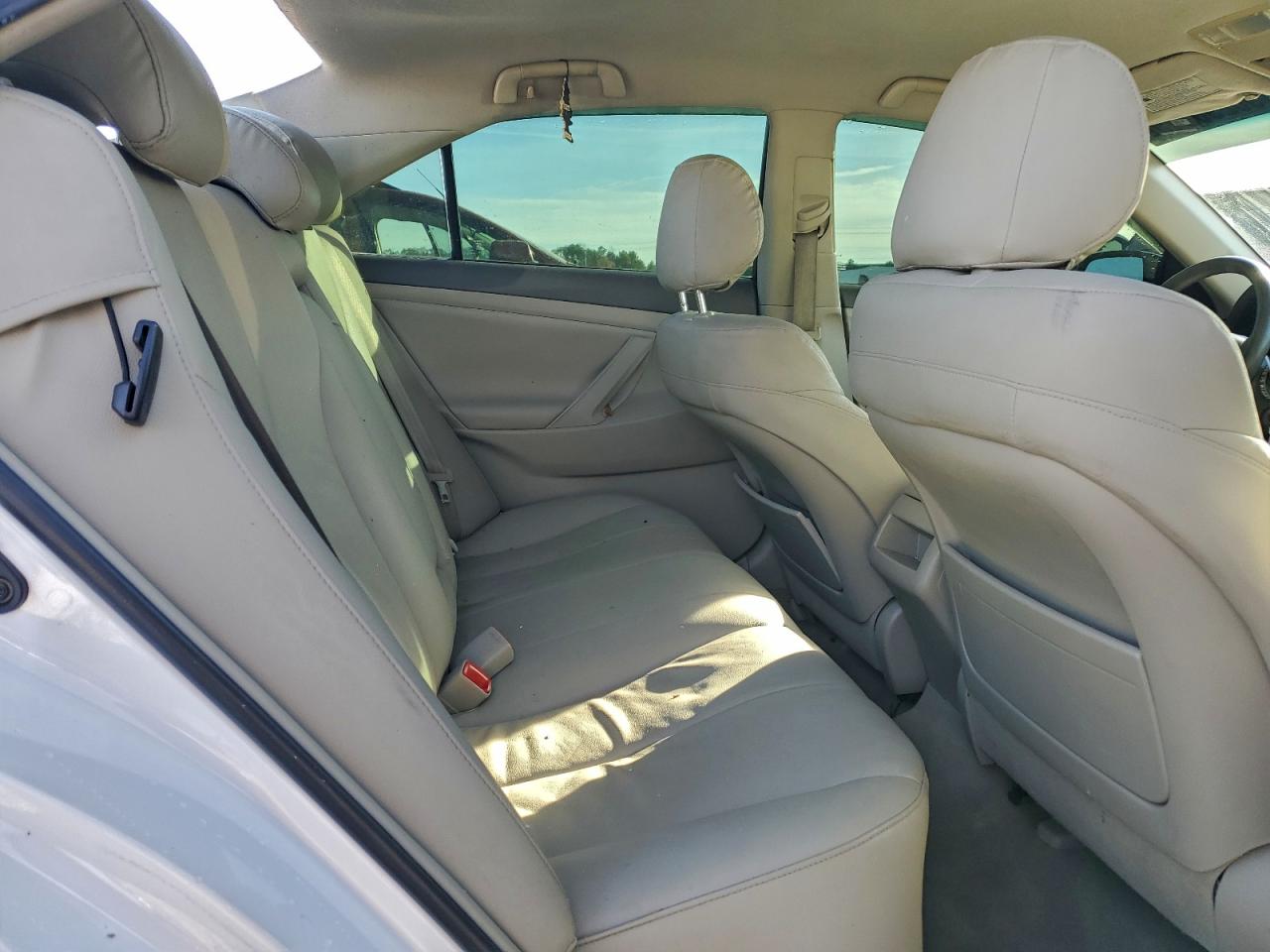 2011 TOYOTA CAMRY BASE photo 28