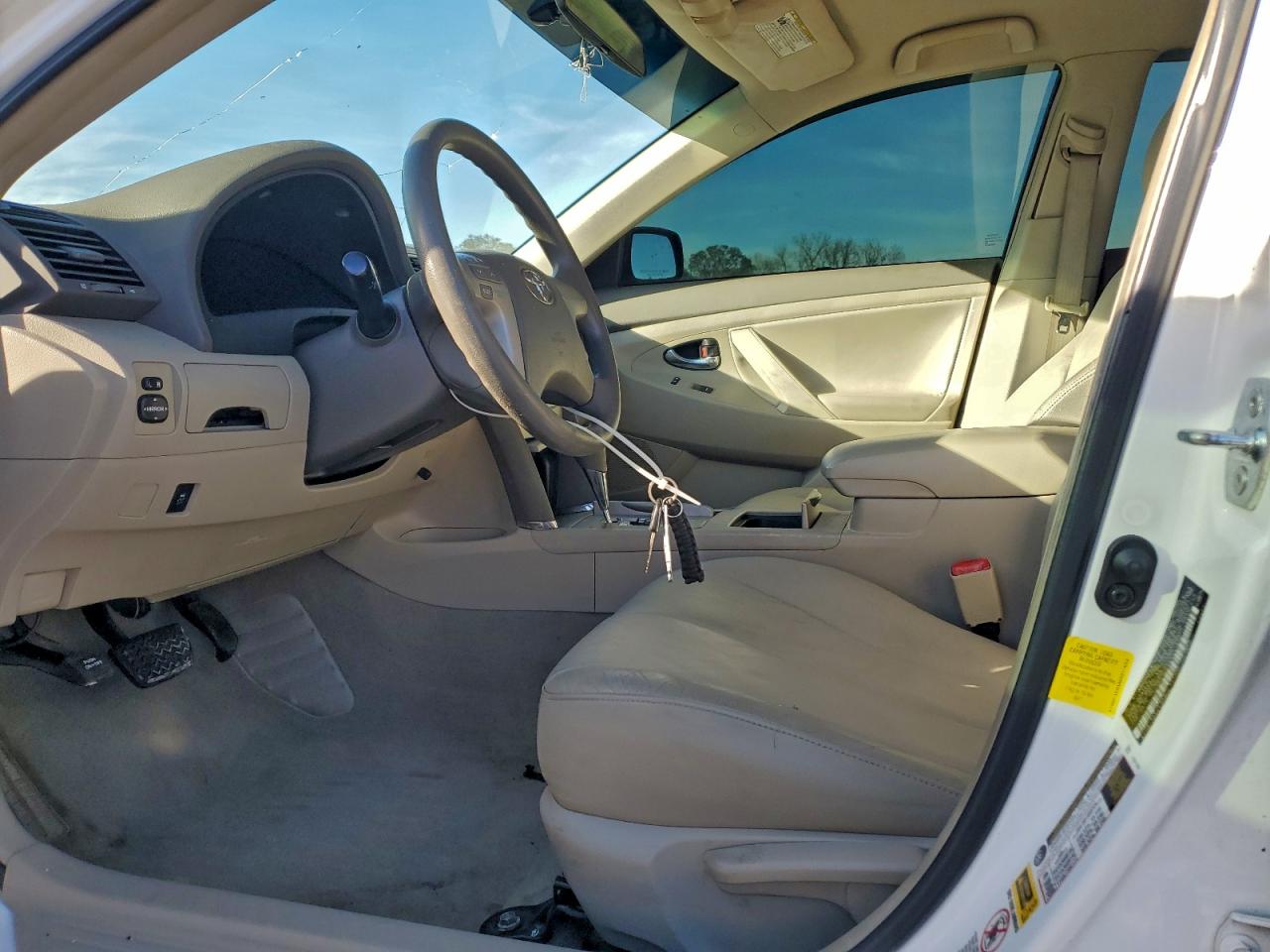 2011 TOYOTA CAMRY BASE photo 19