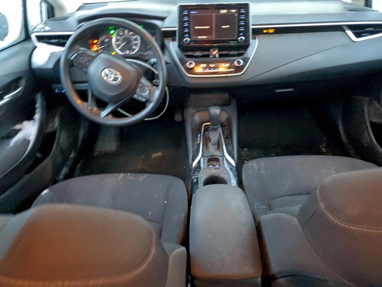 2021 TOYOTA COROLLA LE photo 8