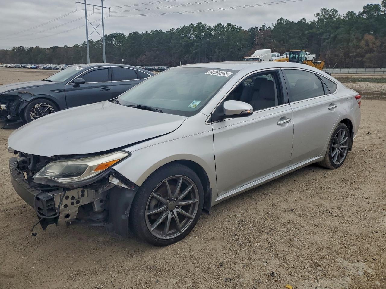 2013 TOYOTA AVALON