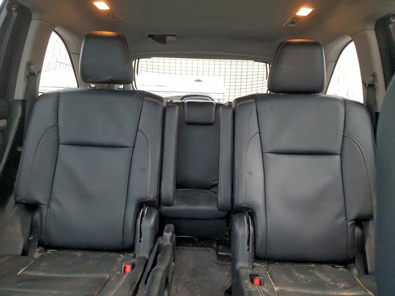 2017 TOYOTA HIGHLANDER SE photo 10