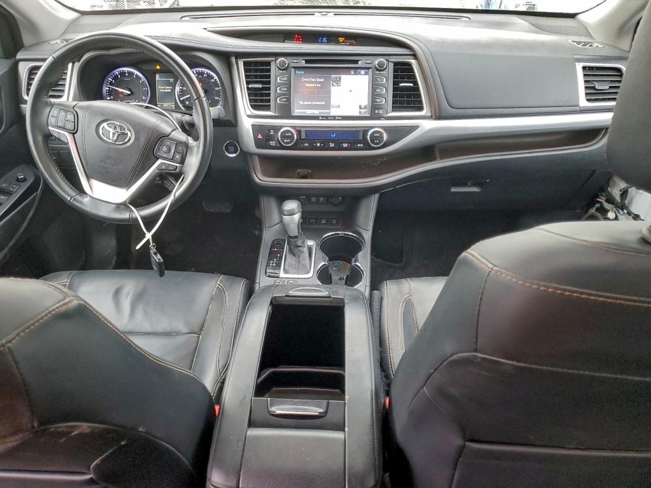 2017 TOYOTA HIGHLANDER SE photo 8