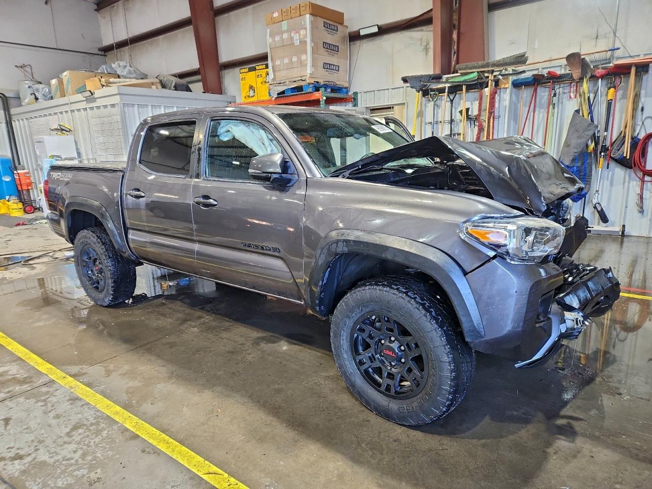 2017 TOYOTA TACOMA DOUBLE CAB photo 10