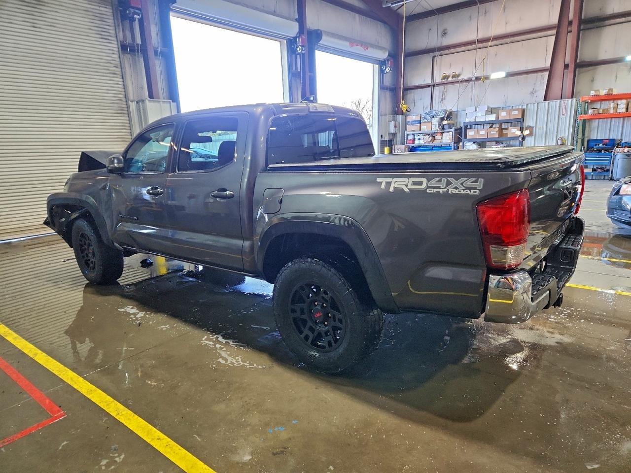 2017 TOYOTA TACOMA DOUBLE CAB photo 4