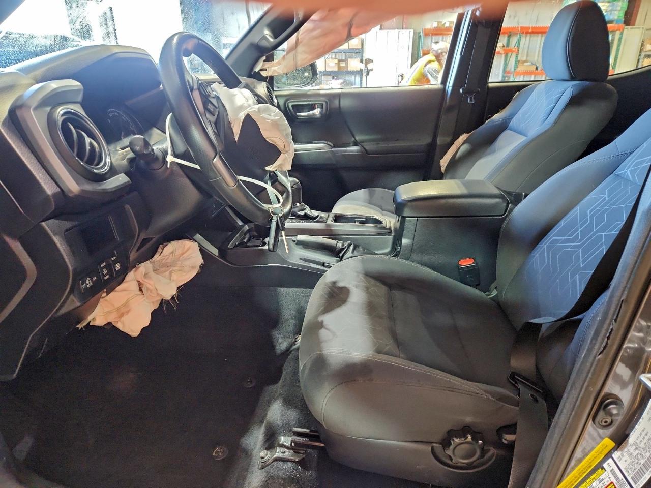 2017 TOYOTA TACOMA DOUBLE CAB photo 19