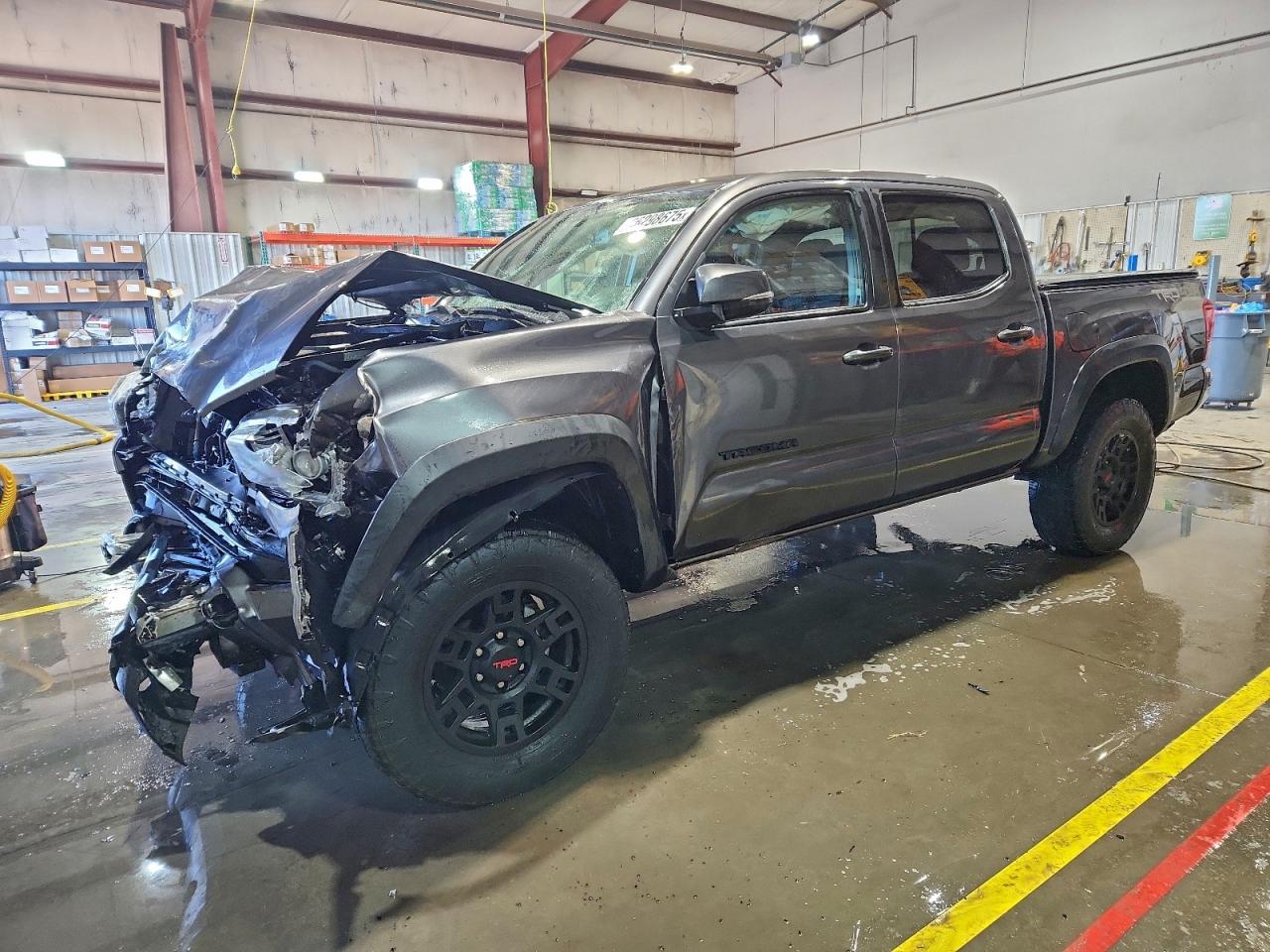 2017 TOYOTA TACOMA