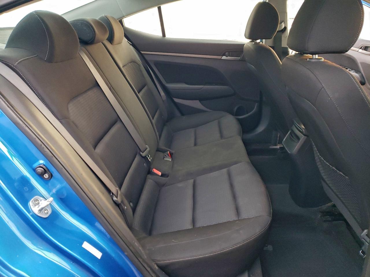 2017 HYUNDAI ELANTRA SE photo 10