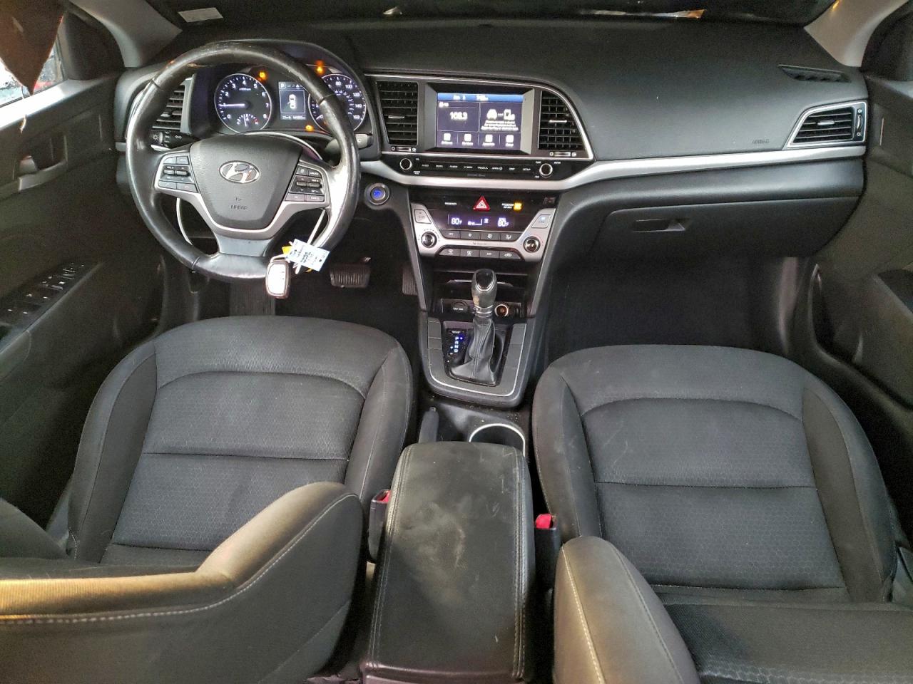 2017 HYUNDAI ELANTRA SE photo 8