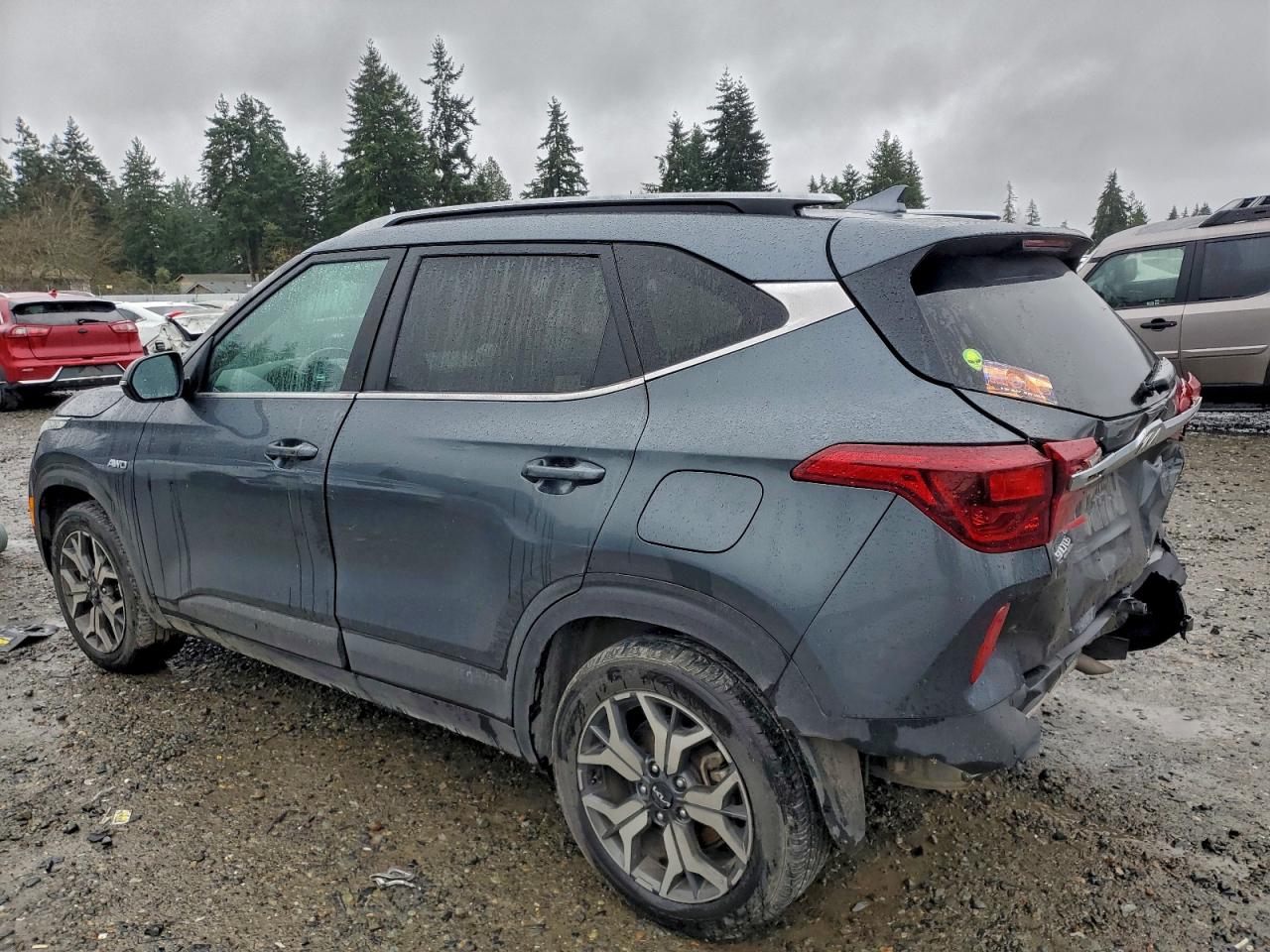 2023 KIA SELTOS EX photo 2