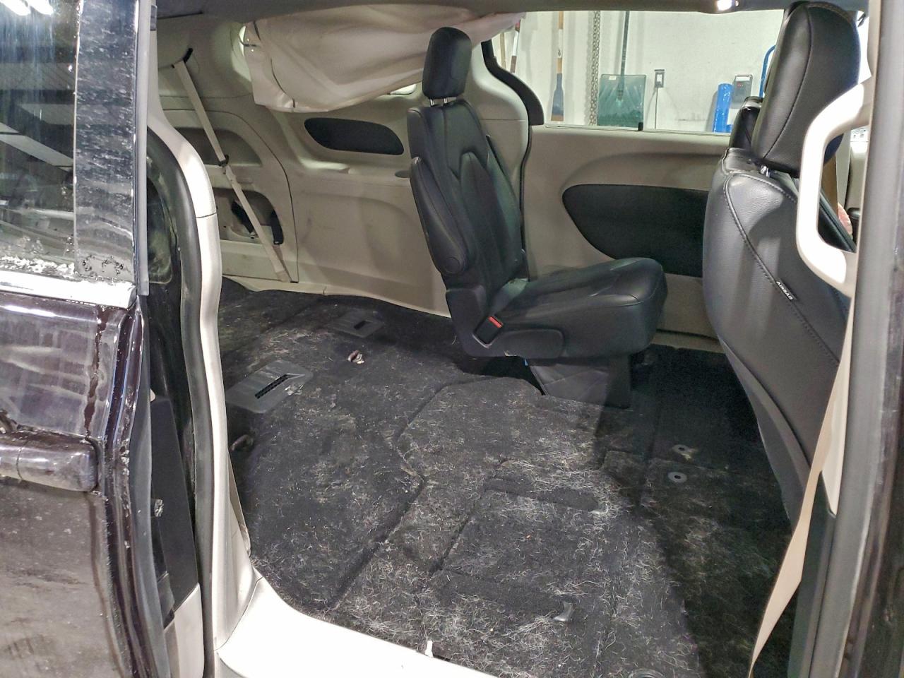 2019 CHRYSLER PACIFICA TOURING L PLUS photo 11