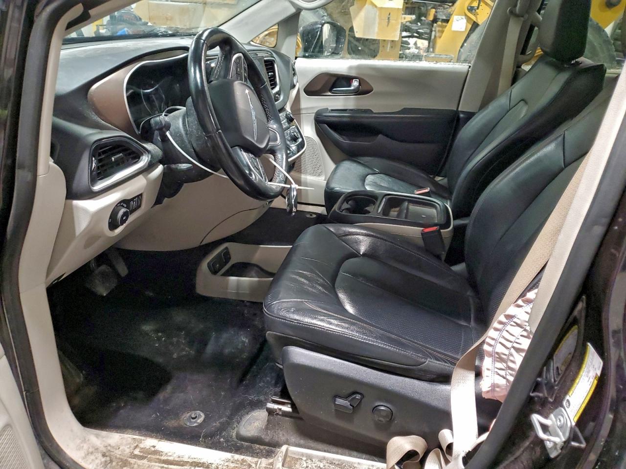 2019 CHRYSLER PACIFICA TOURING L PLUS photo 7