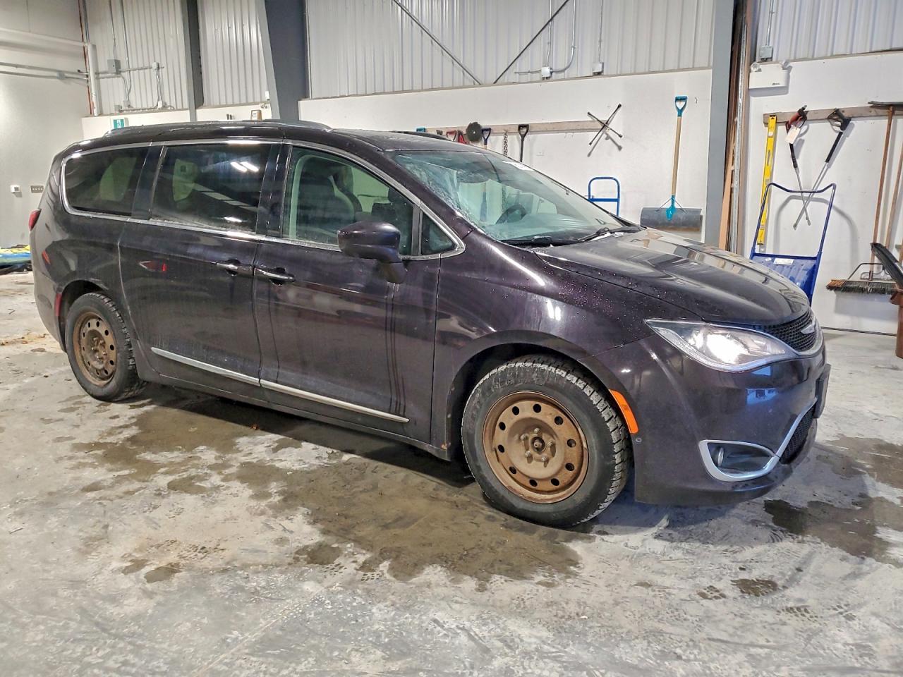 2019 CHRYSLER PACIFICA TOURING L PLUS photo 4