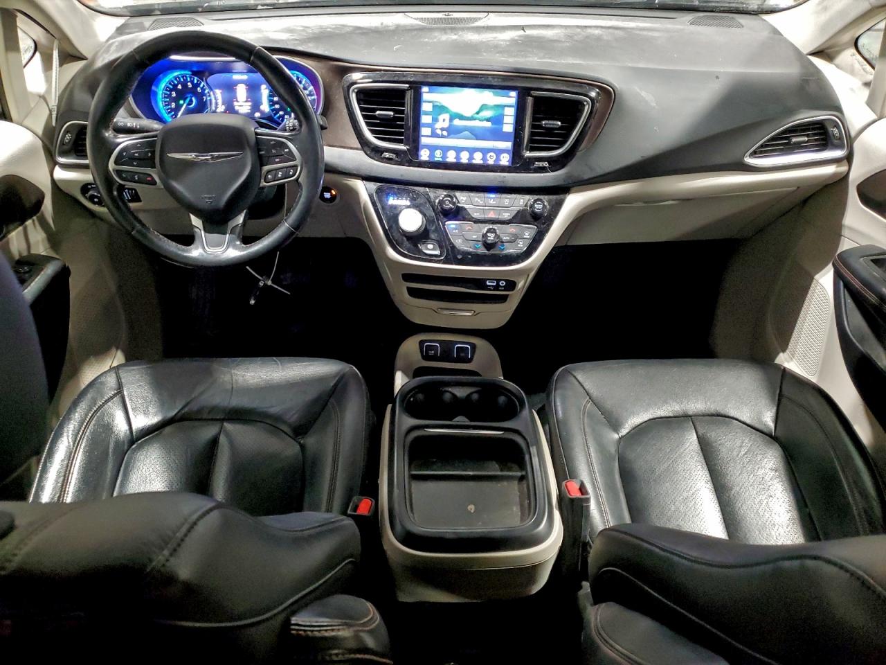 2019 CHRYSLER PACIFICA TOURING L PLUS photo 8