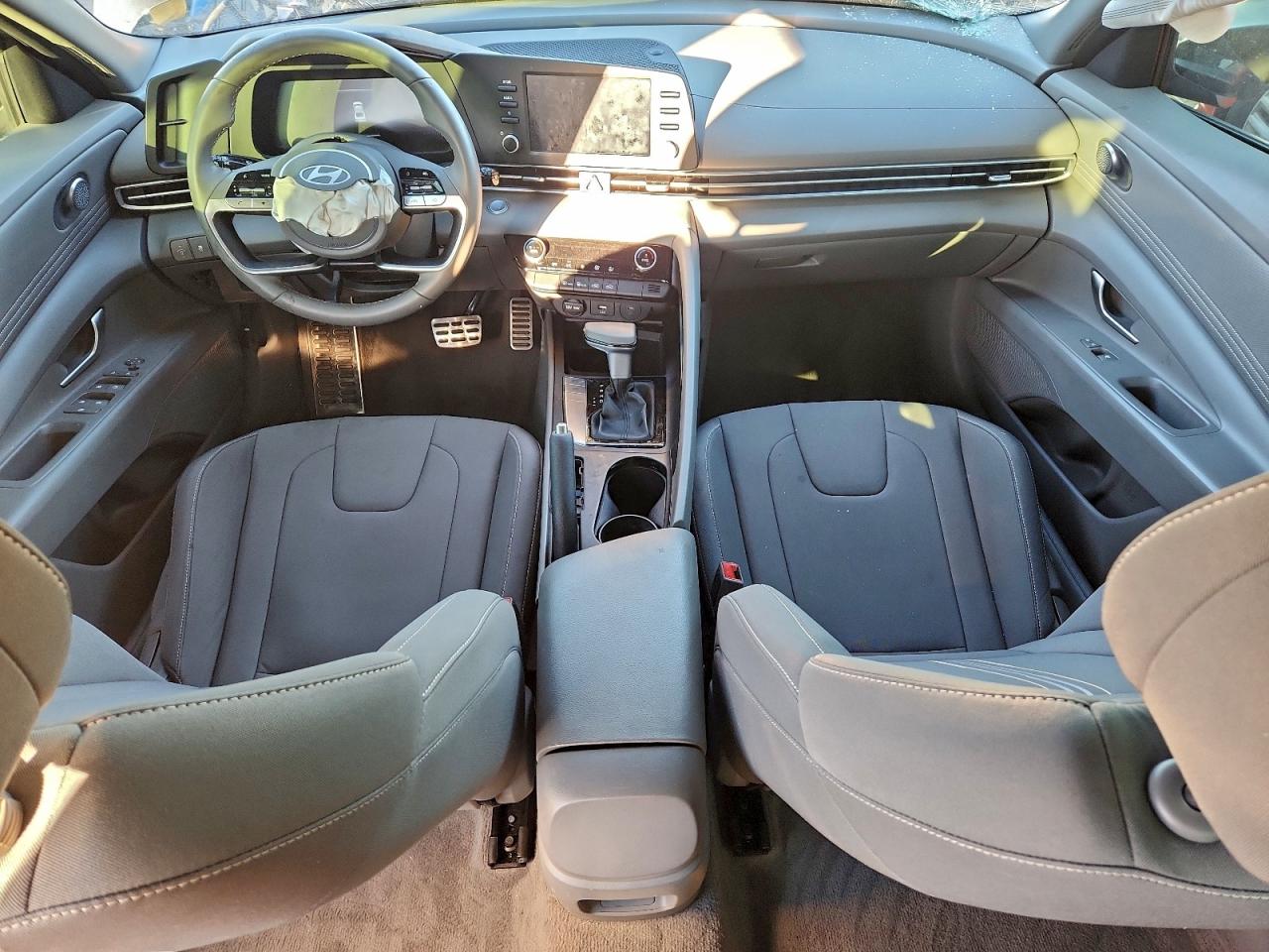 2025 HYUNDAI ELANTRA SEL SPORT photo 8