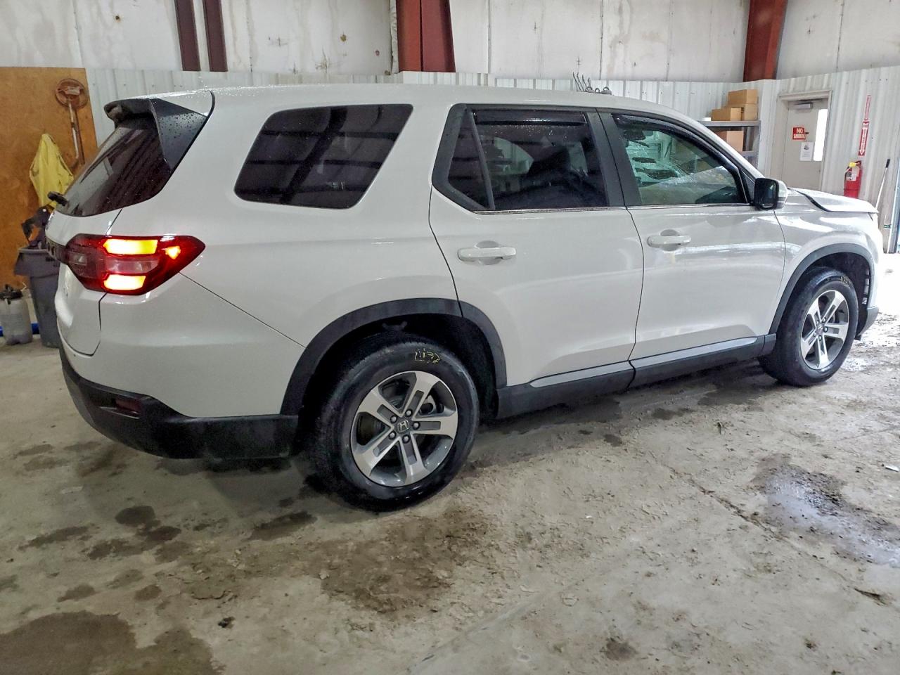2025 HONDA PILOT EXL photo 3