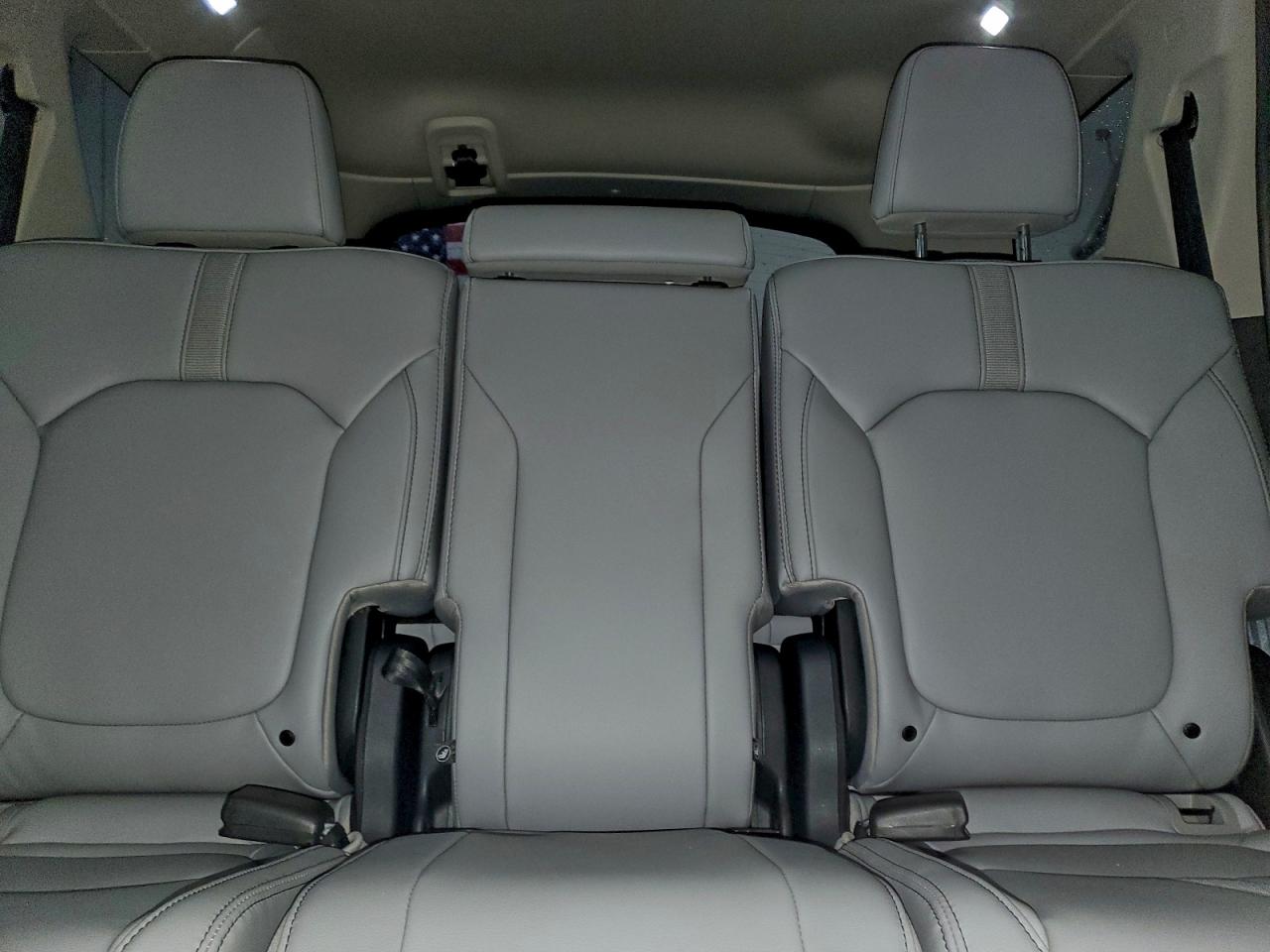 2025 HONDA PILOT EXL photo 10