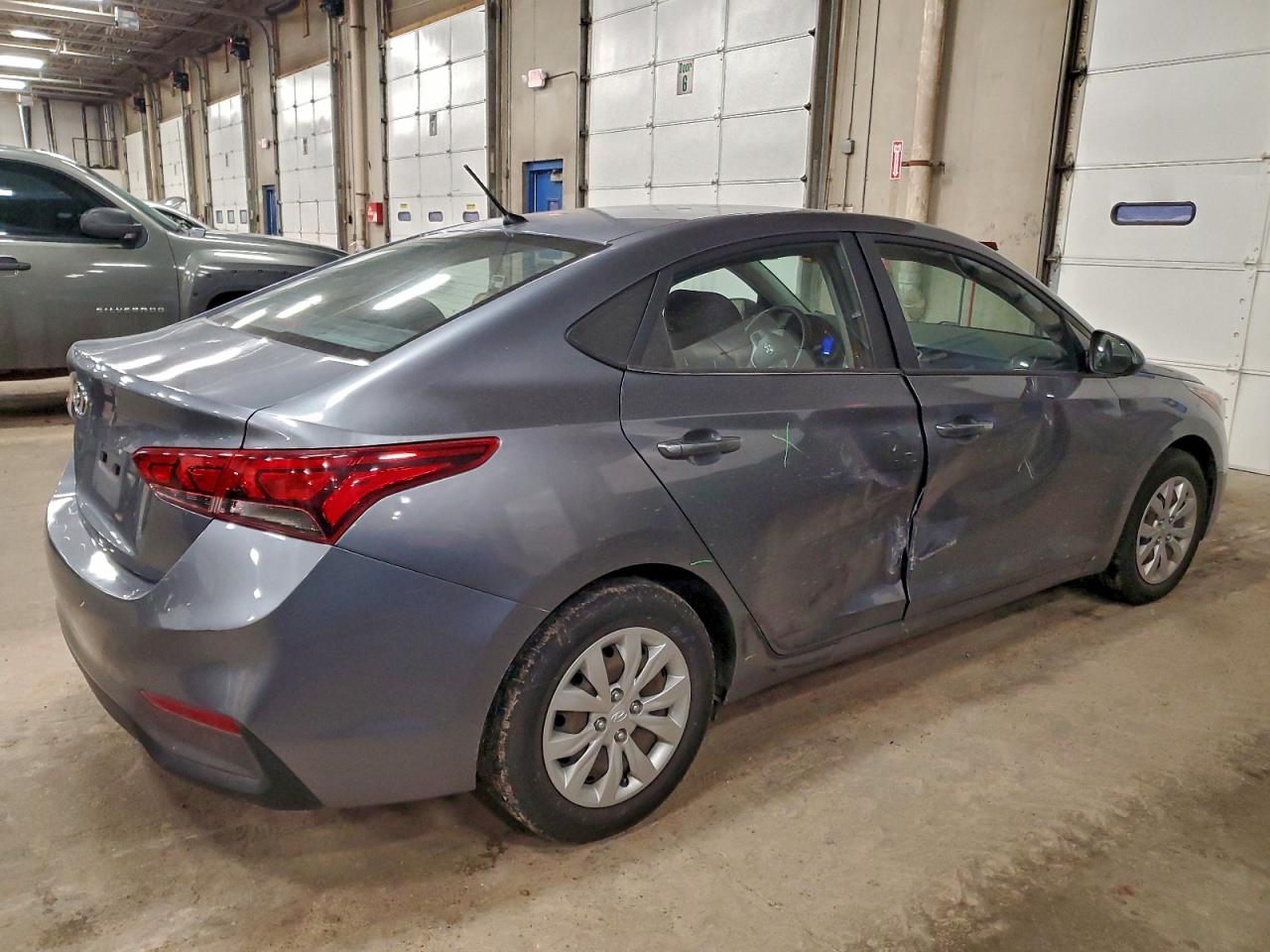 2019 HYUNDAI ACCENT SE photo 3