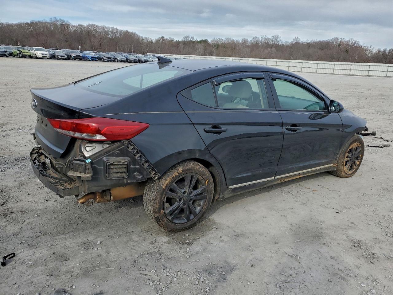 2017 HYUNDAI ELANTRA SE photo 3