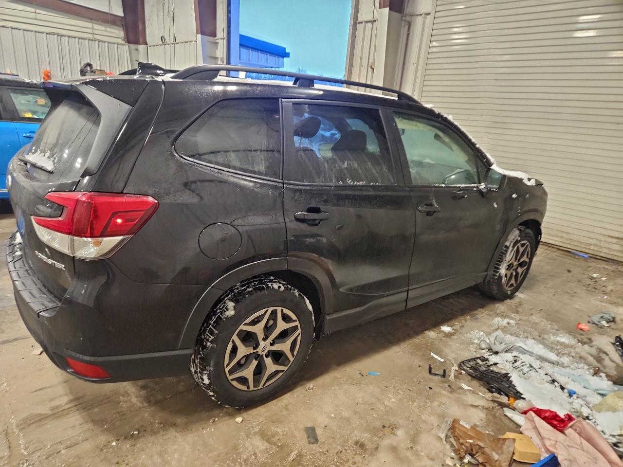 2021 SUBARU FORESTER PREMIUM photo 3