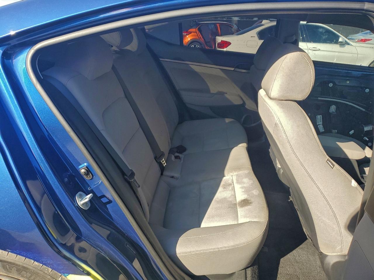 2017 HYUNDAI ELANTRA SE photo 10