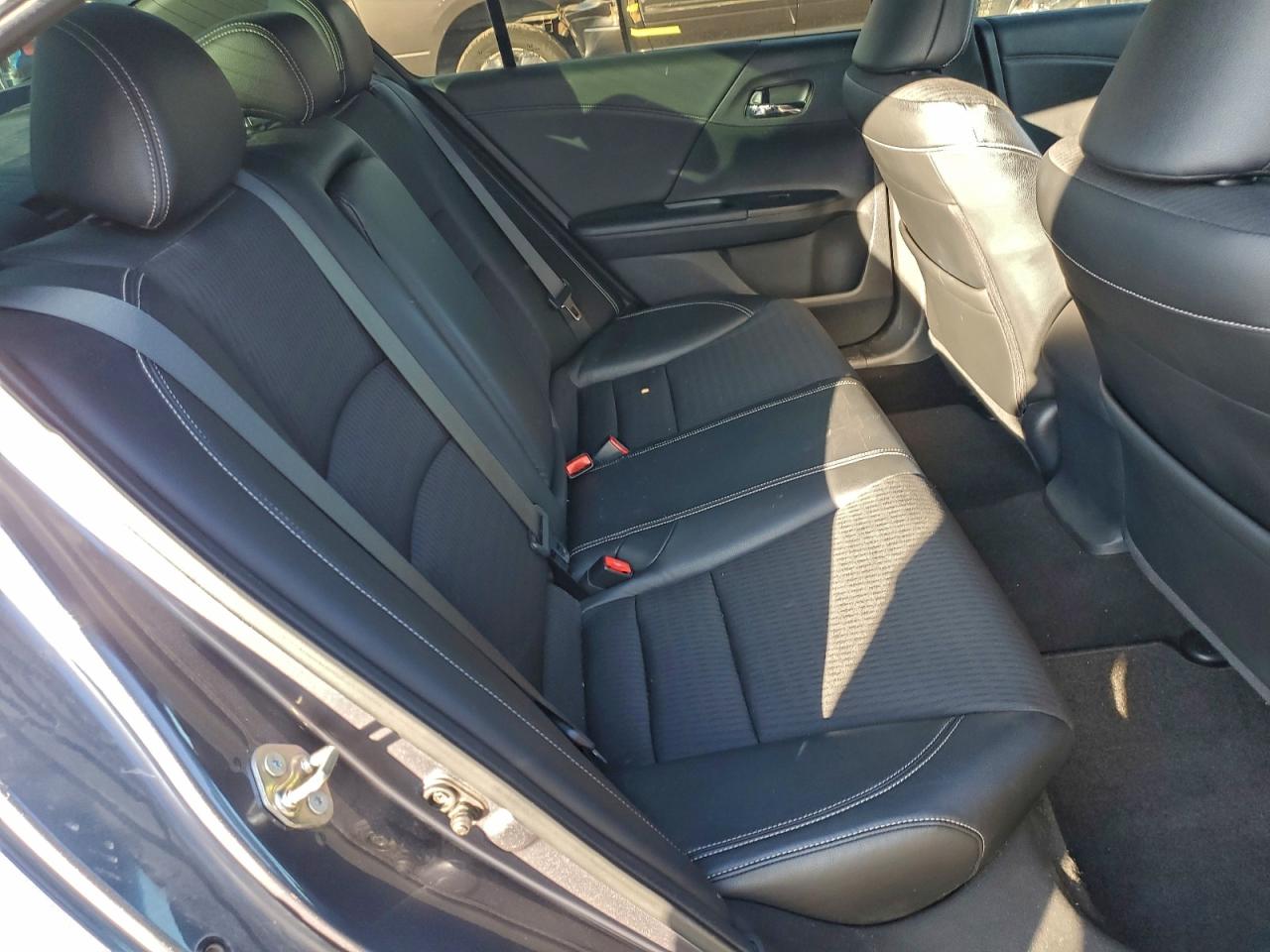 2016 HONDA ACCORD SPORT photo 19