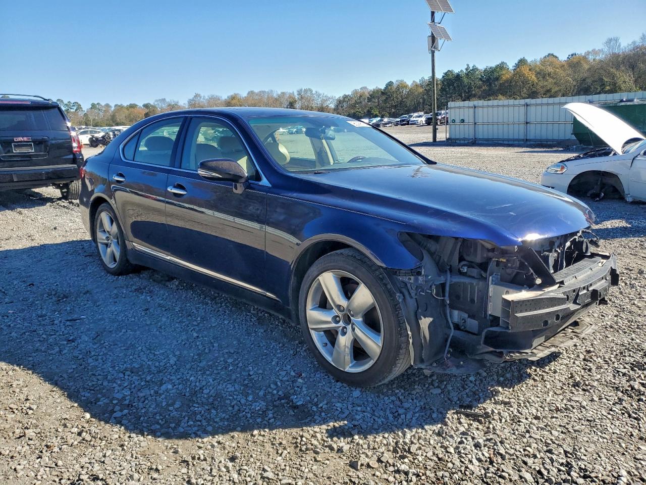 2011 LEXUS LS 460 photo 4