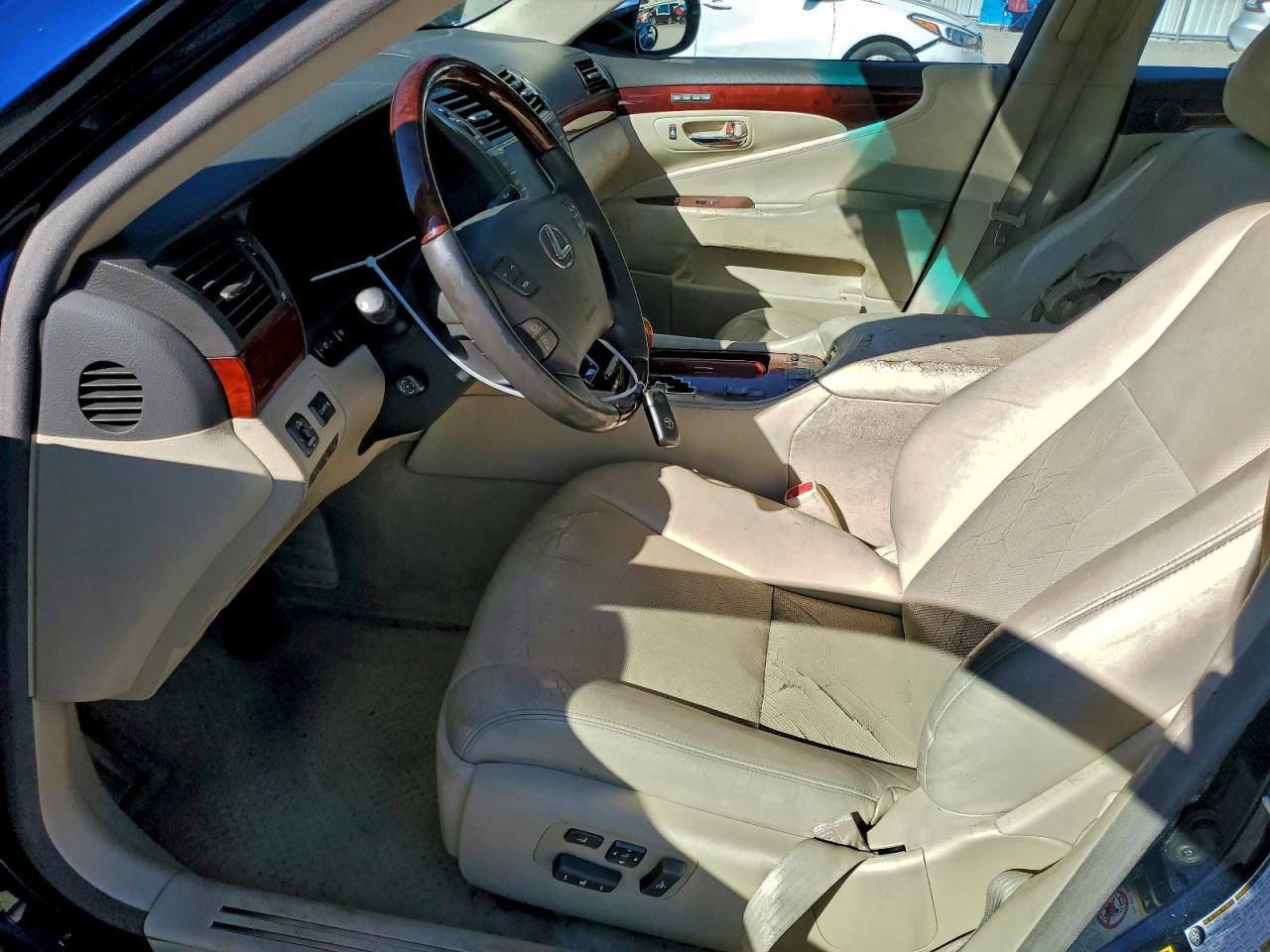 2011 LEXUS LS 460 photo 7