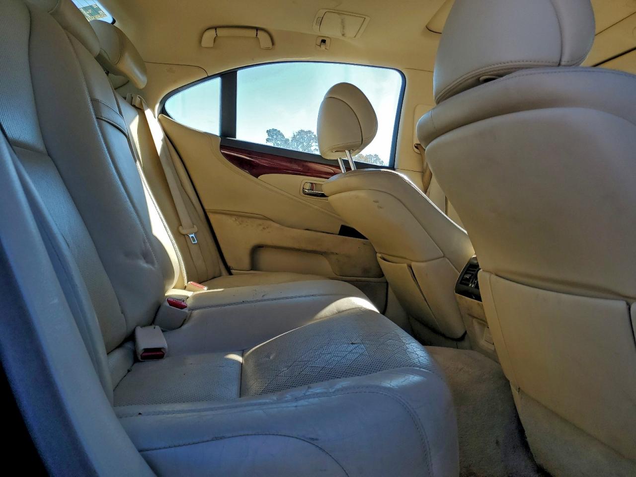 2011 LEXUS LS 460 photo 10