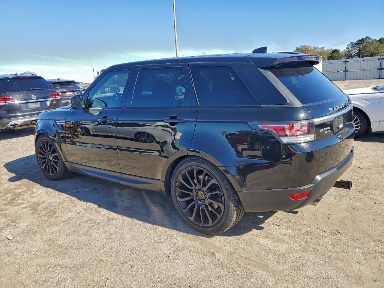 2017 LAND ROVER RANGE ROVER SPORT HSE photo 2