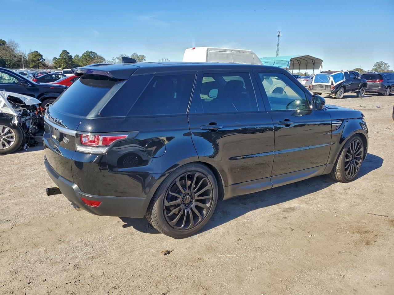 2017 LAND ROVER RANGE ROVER SPORT HSE photo 3