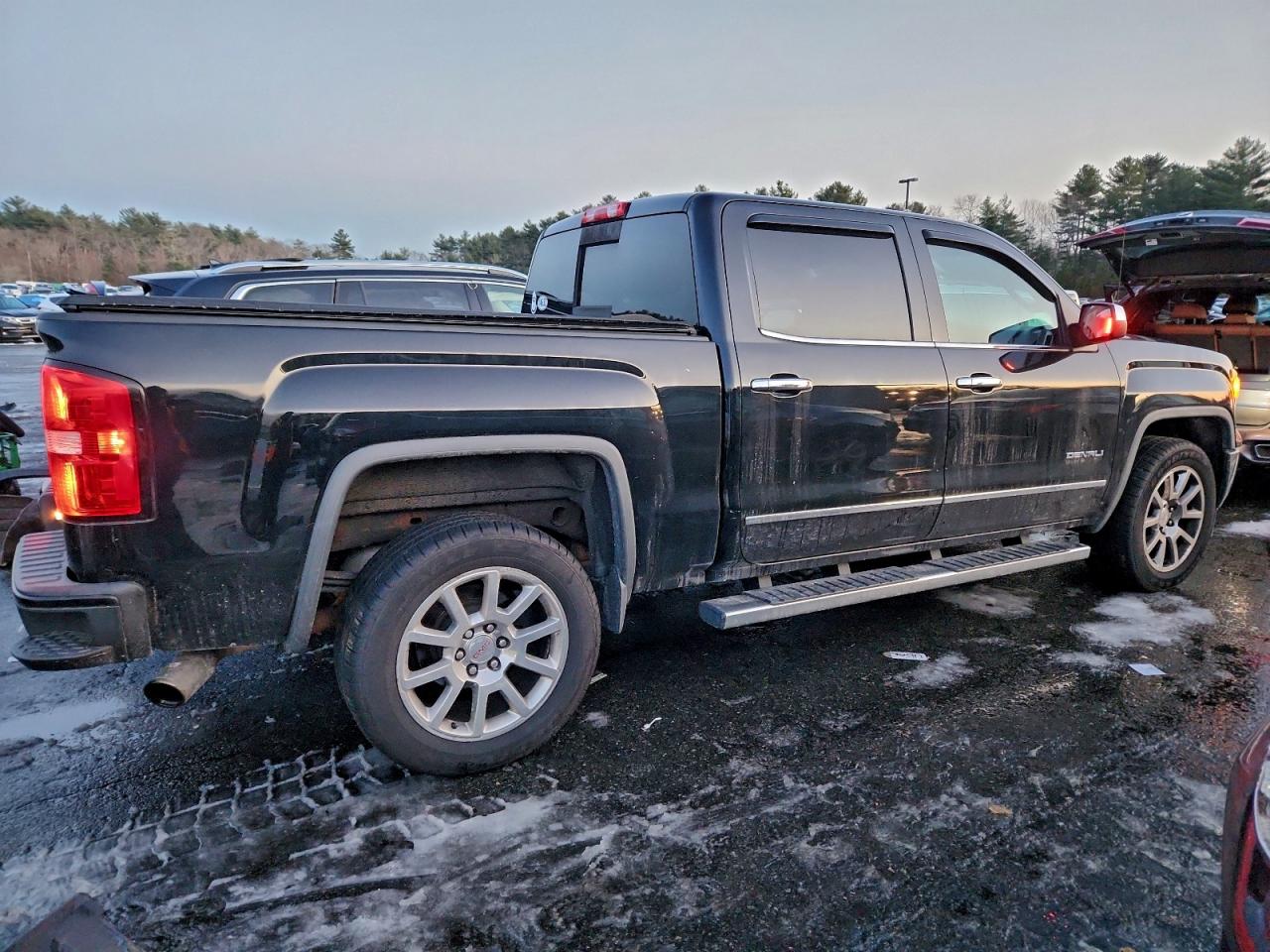 2015 GMC SIERRA K1500 DENALI photo 3