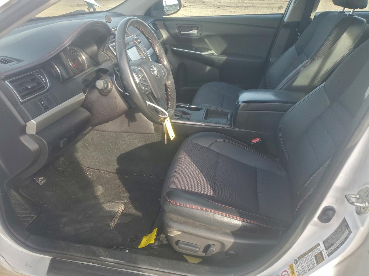 2016 TOYOTA CAMRY LE photo 7
