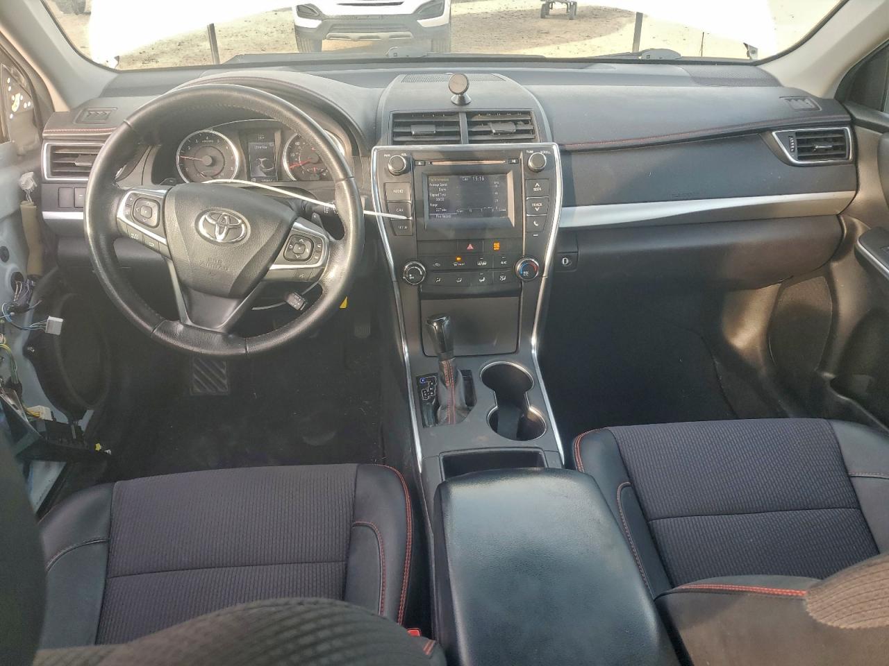 2016 TOYOTA CAMRY LE photo 8