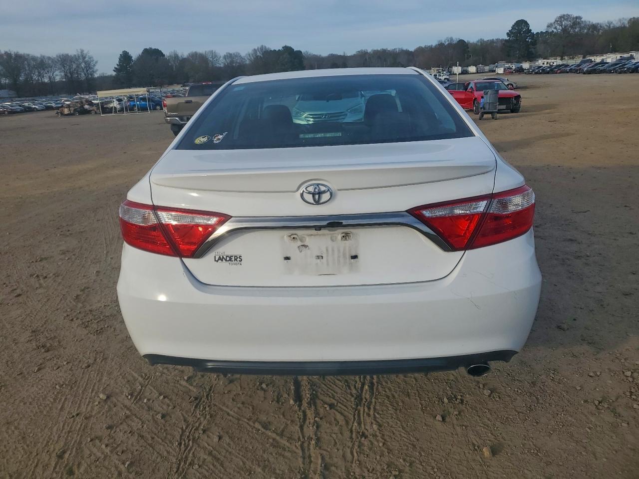 2016 TOYOTA CAMRY LE photo 6