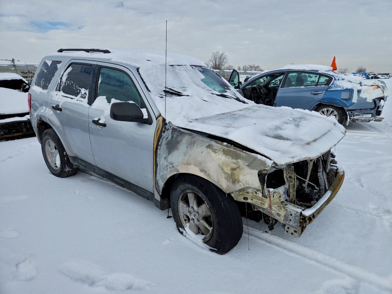 2012 FORD ESCAPE XLT photo 4