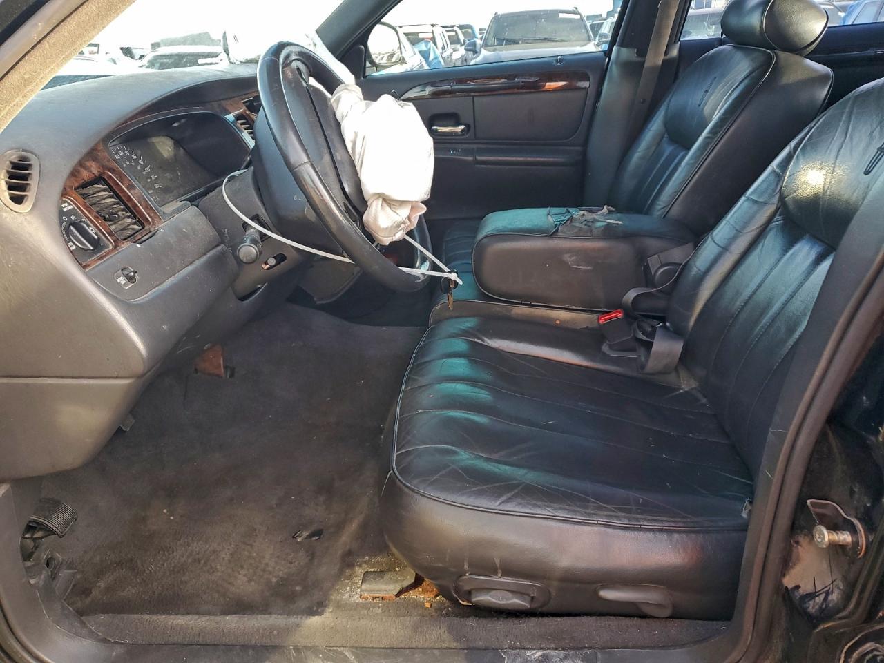1998 LINCOLN TOWN CAR EXECUTIVE photo 13